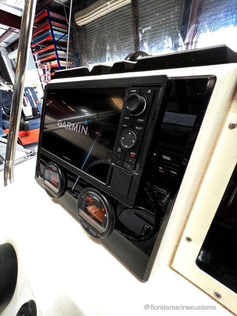 Key West boat, Captains Helm Garmin GPS, Custom Acrylic Dash