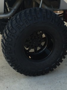 46/19.5/20 Mickey Thompson Baja Claws with 20 inch powder coated American Force Wheels